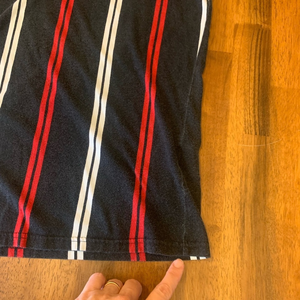 Hollister T-shirt Men’s XL Black with Red White Stripes Short Sleeve 100%cotton - Picture 5 of 7